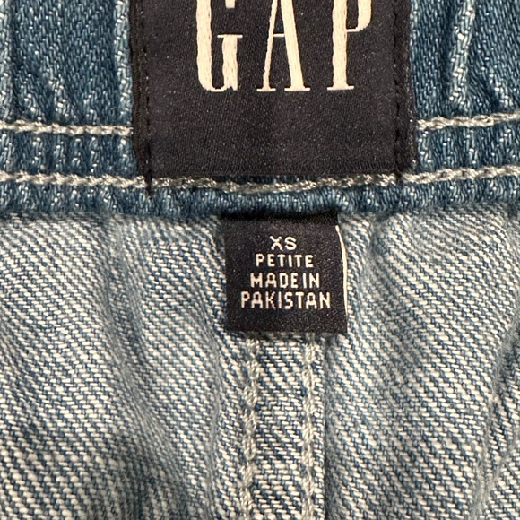 Gap women’s easy denim shorts in light indigo- new without tags! XS petite - Picture 10 of 16